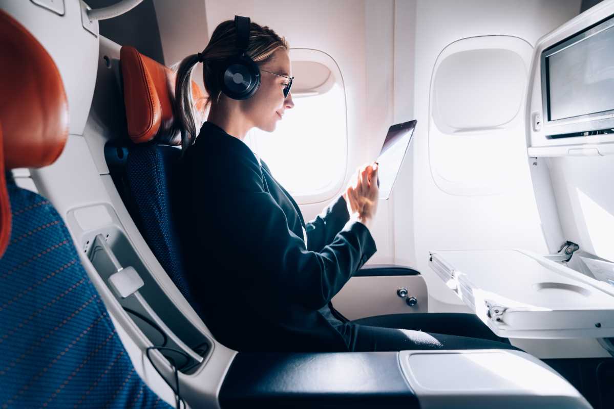 10 Tech Gadgets That Every Traveler Should Have